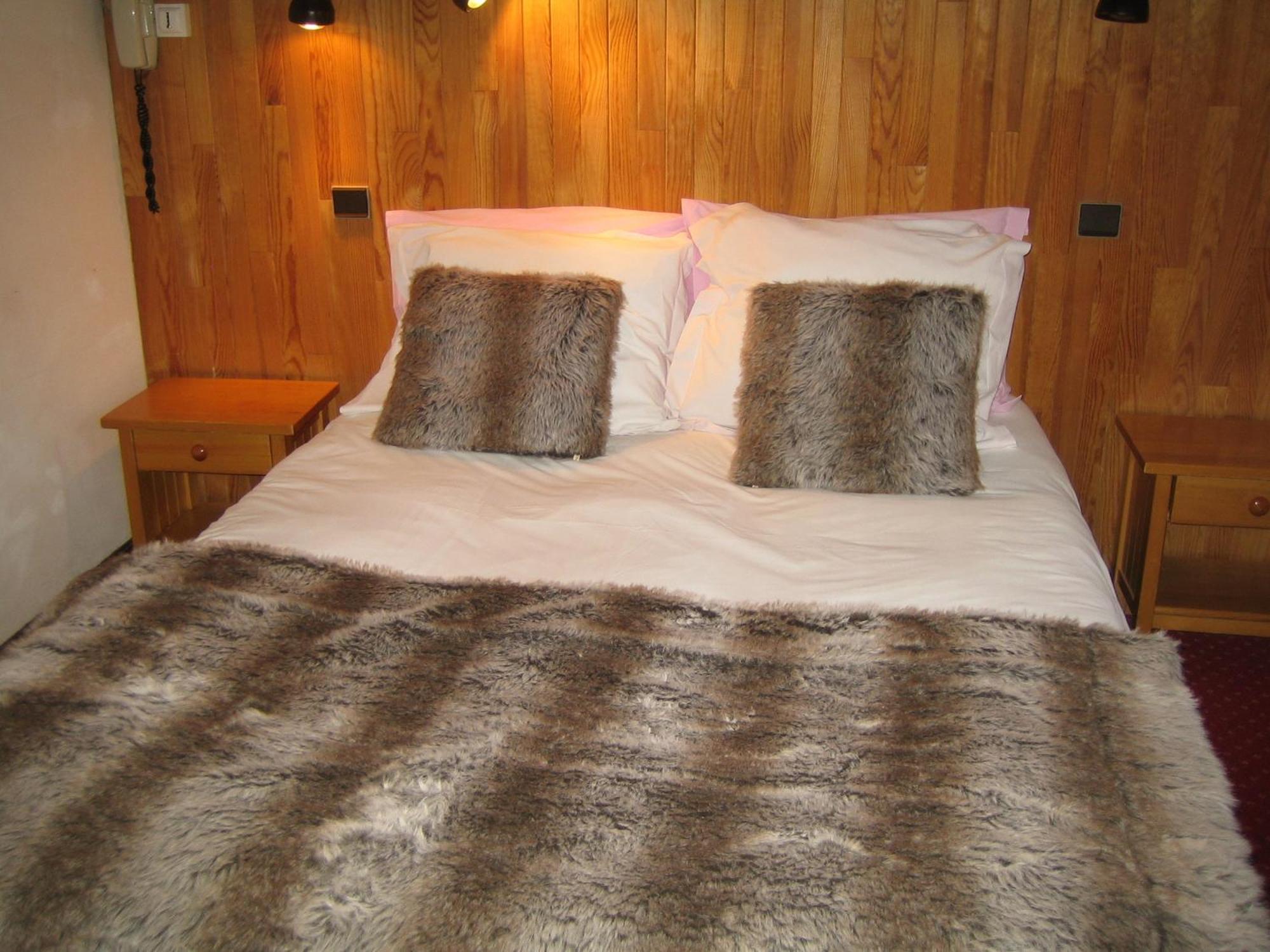 לה ג'ט Chalet Hotel Regina מראה חיצוני תמונה