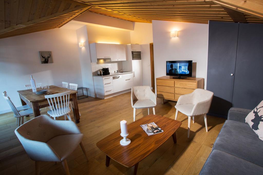 לה ג'ט Chalet Hotel Regina מראה חיצוני תמונה