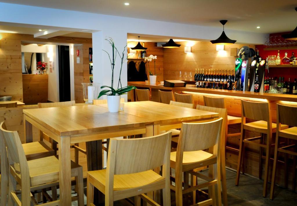 לה ג'ט Chalet Hotel Regina מראה חיצוני תמונה