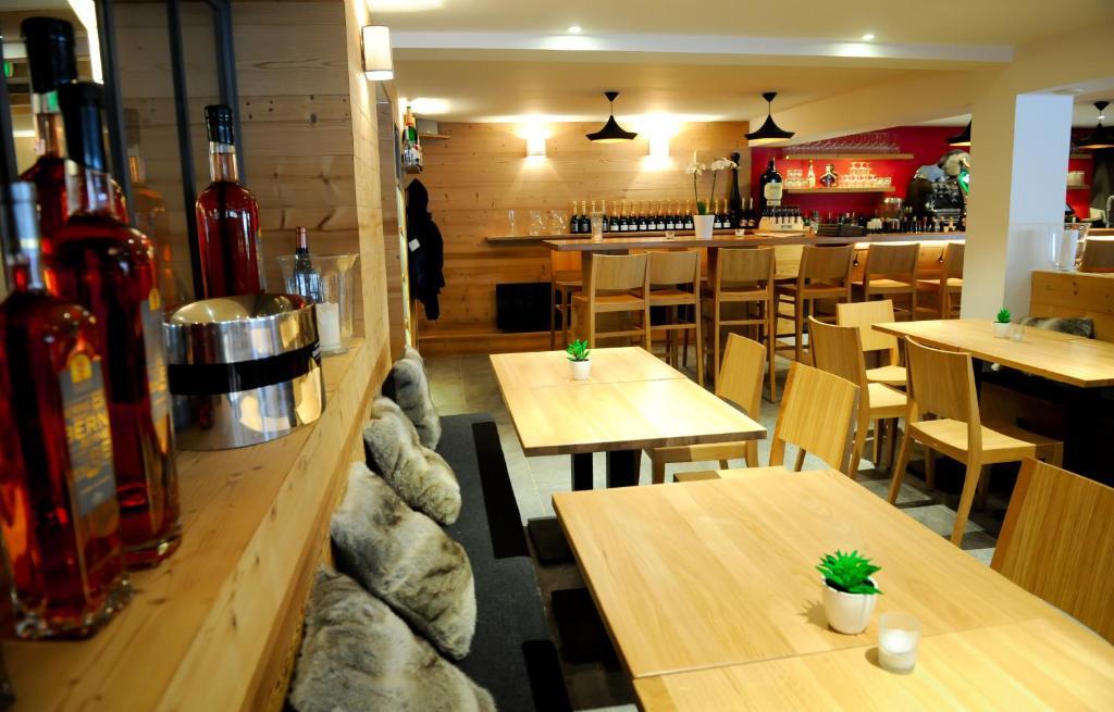 לה ג'ט Chalet Hotel Regina מראה חיצוני תמונה