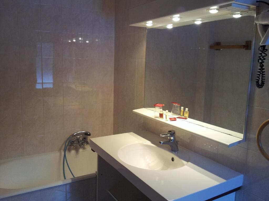 לה ג'ט Chalet Hotel Regina מראה חיצוני תמונה