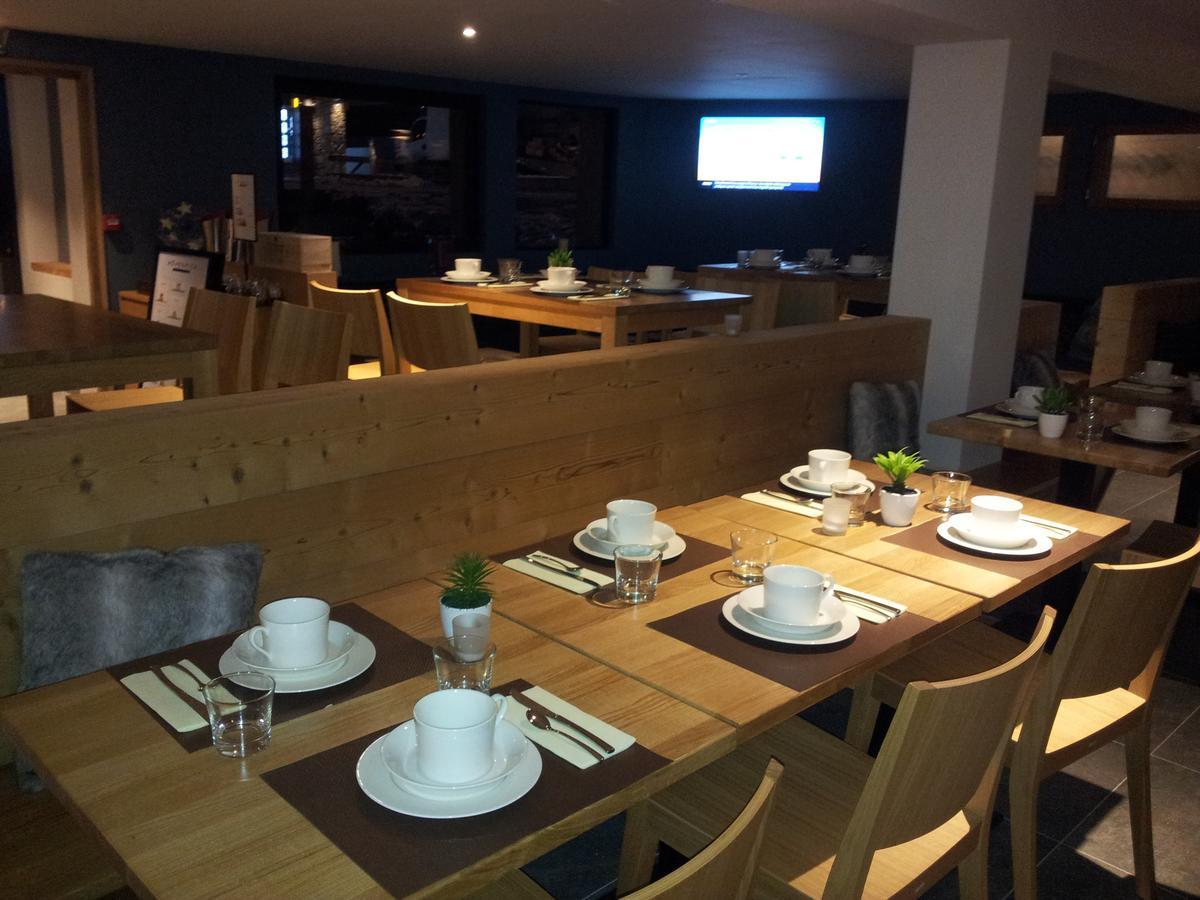 לה ג'ט Chalet Hotel Regina מראה חיצוני תמונה